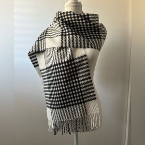 NWOT Luxury Cashmere Feel Black White Plaid Fringe Scarf